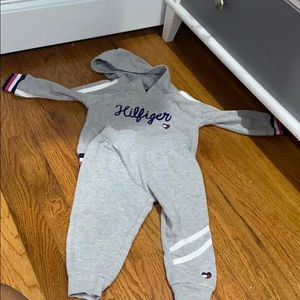 Tommy Hilfiger 2 piece sweat suit